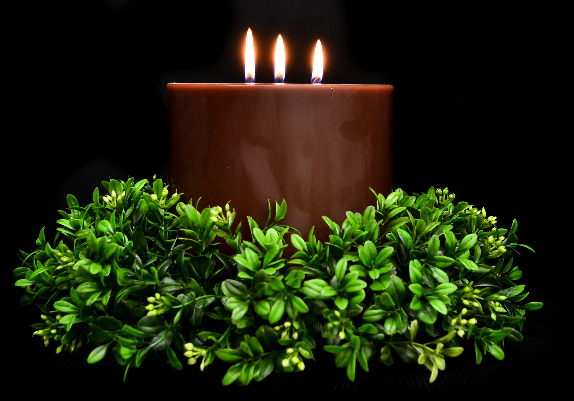 Pillar Candle with Candle Ring