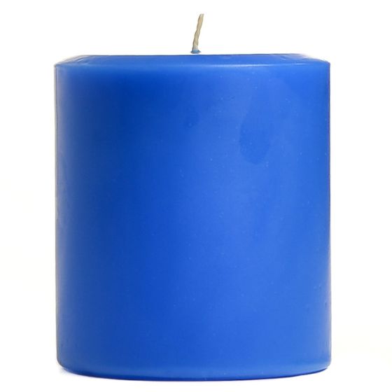 Smooth paraffin pillar candle with no mottling
